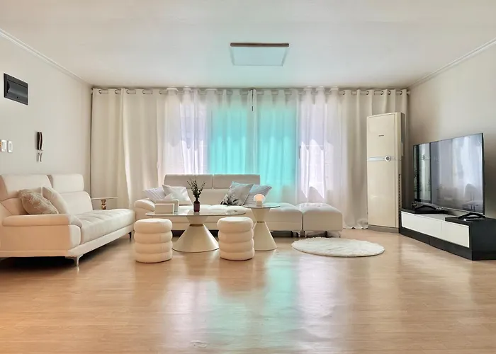 Villa 114m2, 2 Minutes From Gangnamgu Office Station, Apgujeong, Cheongdam, Seolleung, Coex, Gangnam, 1 Minutes From Convenience Store, Parking, Luggage Storage, Business Trip, Beauty Trip