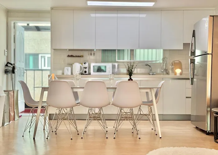 114m2, 2 Minutes From Gangnamgu Office Station, Apgujeong, Cheongdam, Seolleung, Coex, Gangnam, 1 Minutes From Convenience Store, Parking, Luggage Storage, Business Trip, Beauty Trip