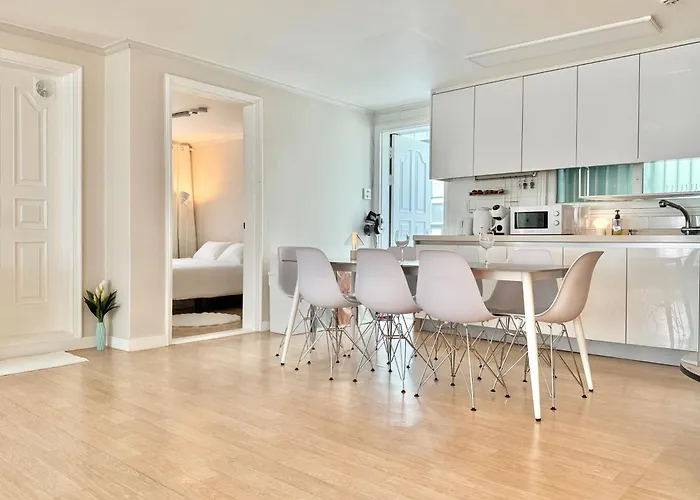 114m2, 2 Minutes From Gangnamgu Office Station, Apgujeong, Cheongdam, Seolleung, Coex, Gangnam, 1 Minutes From Convenience Store, Parking, Luggage Storage, Business Trip, Beauty Trip
